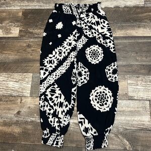 Anthropologie harem pants women's size M elastic waistband and ankle cuffs